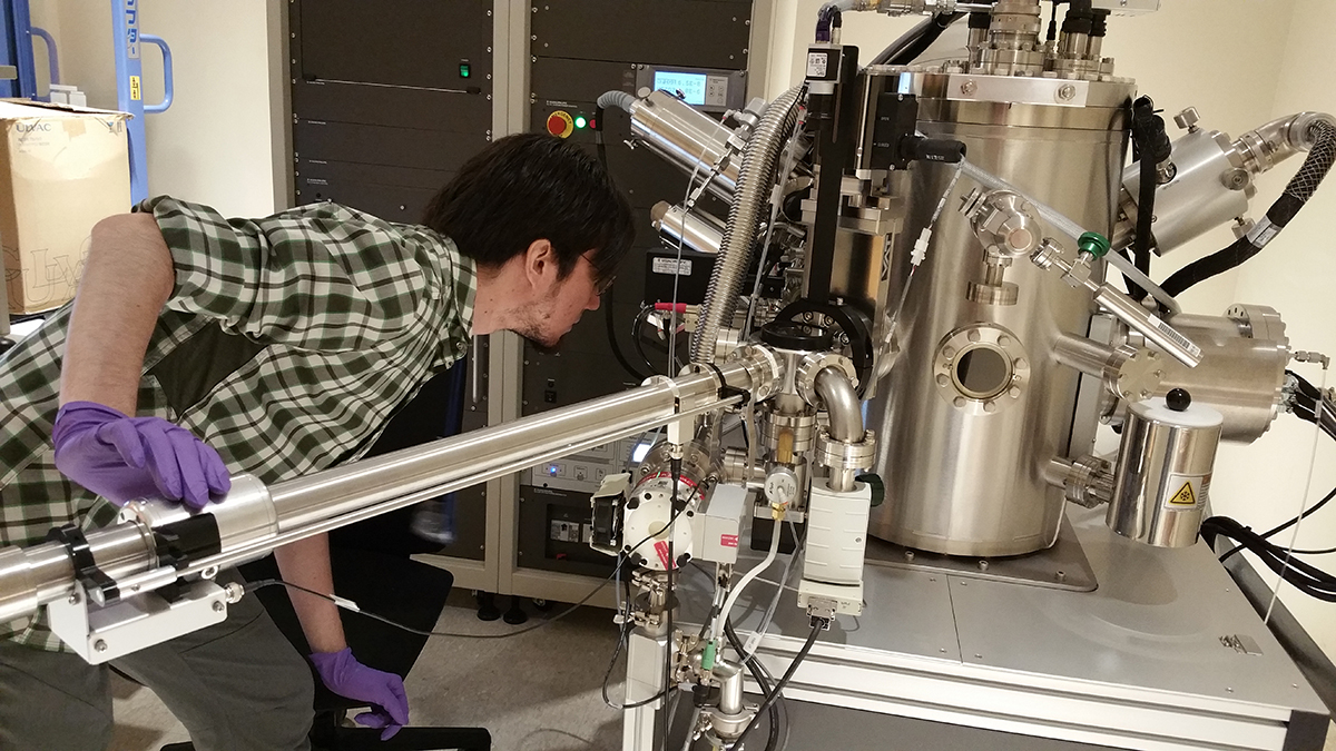 A researcher analyzes materials with new equipment at the Clemson University Electron Microscopy Facility.