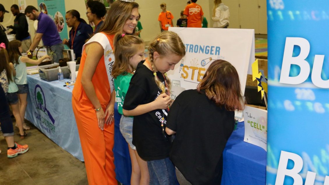 Miss Clemson speaks to South Carolina youth at the 4-H Engineering Challenge.