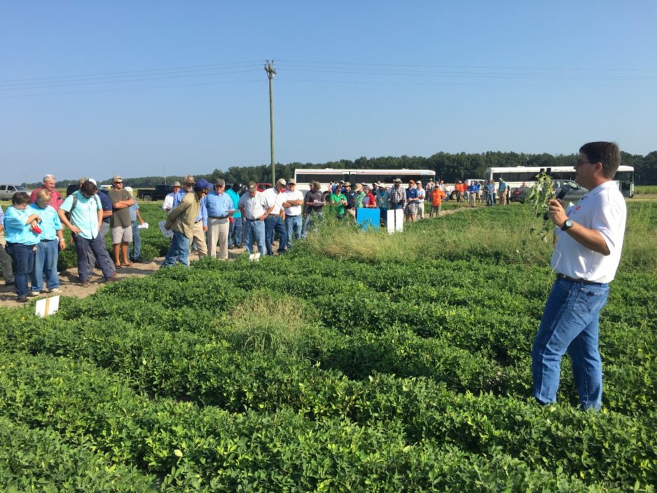 Mike Marshall talks about weeds during Edisto REC Field Day.