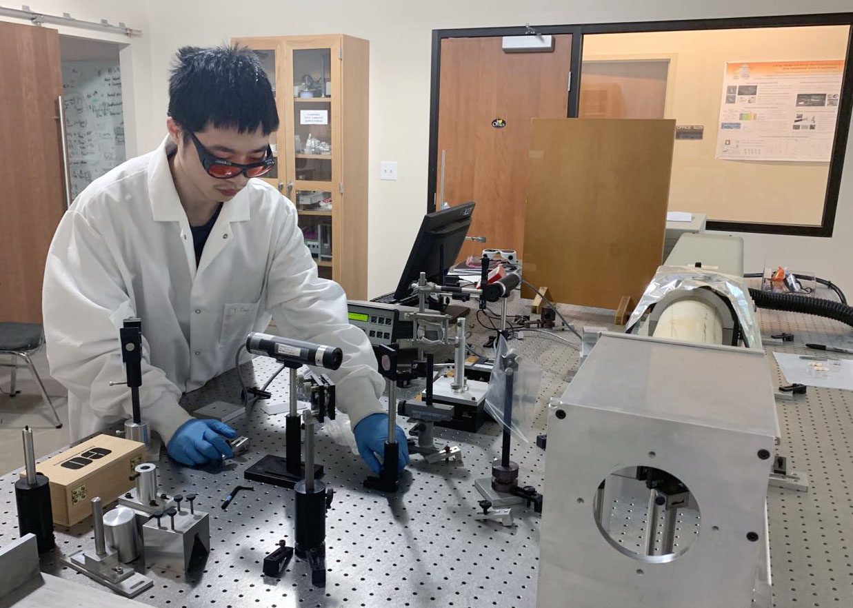 Jun Yi in lab