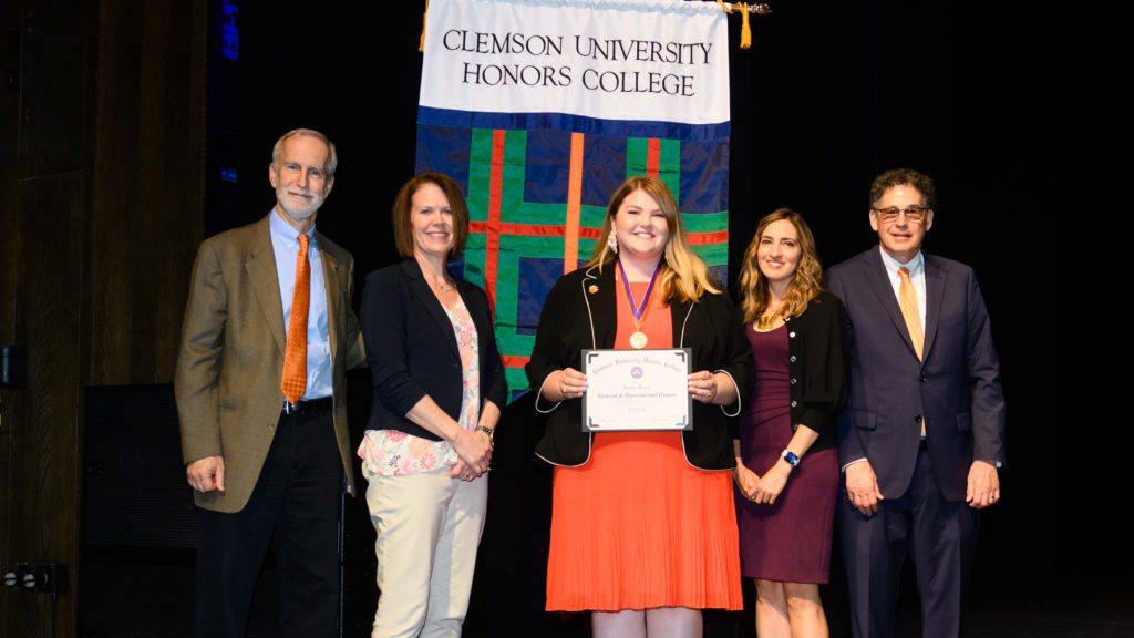 Sophie Finnell receives general and departmental honors in May 2022