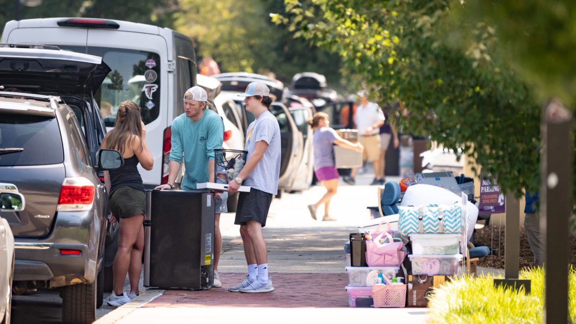 Student move-in to Clemson University in August 2021