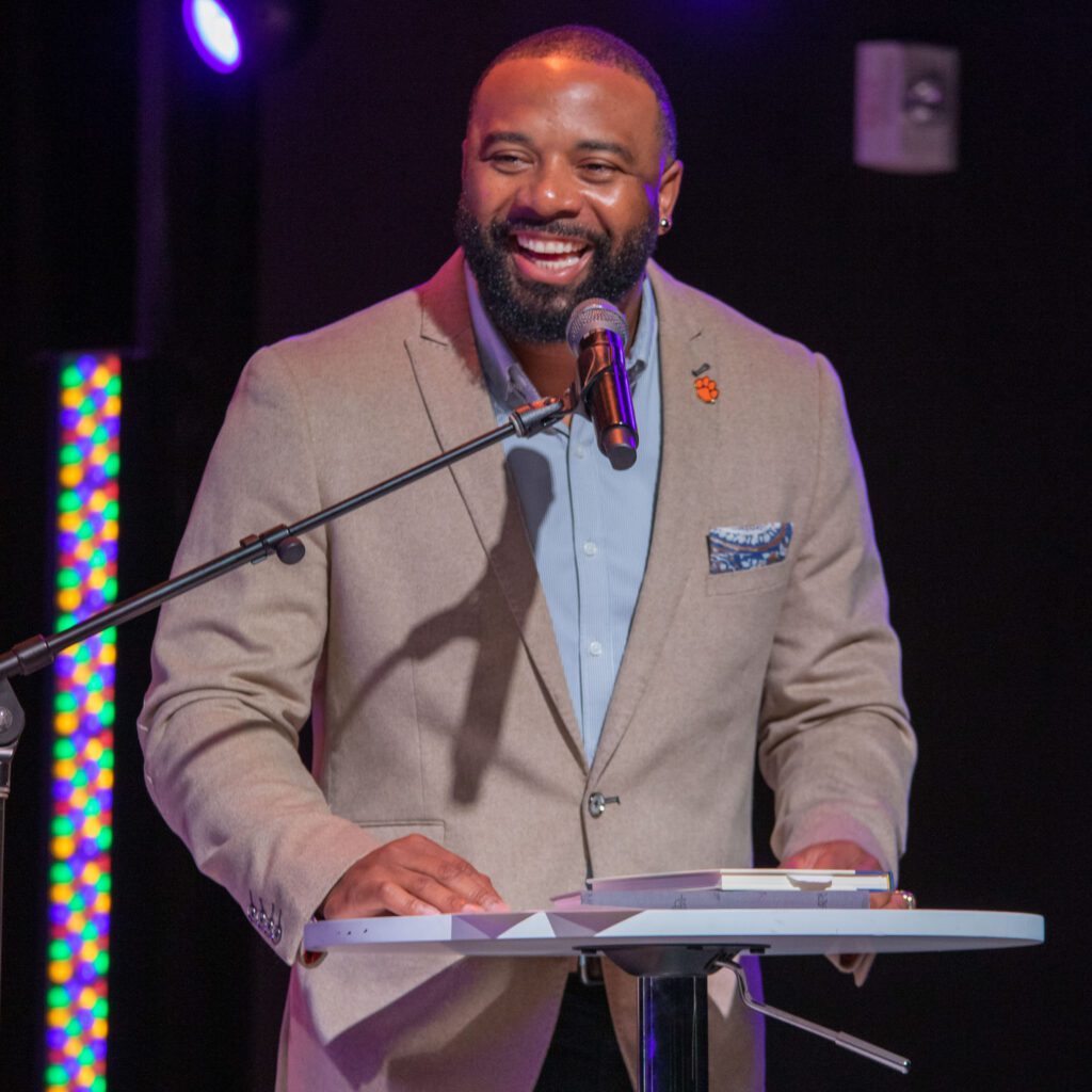 Tajh Boyd delivers the commencement address.