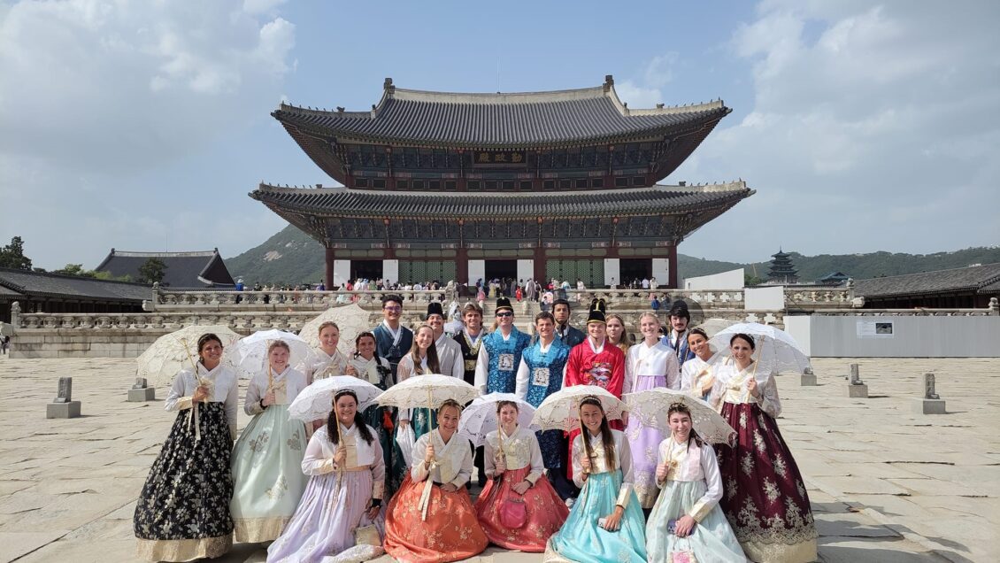 Study abroad students in traditional Korean dress