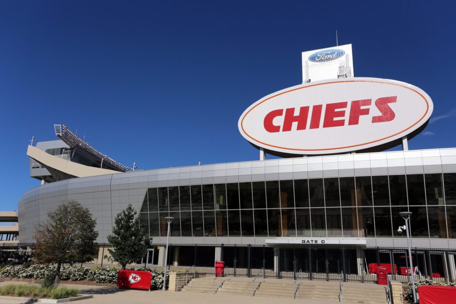 An exterior image of the Kansas City chiefs stadium.