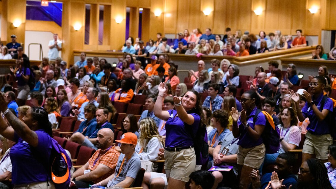 Orientation ambassadors lead new students and families through Ready, Set, Roar! in Summer 2023