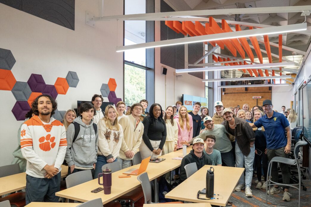 Savannah Bananas visit students in Department of Communication